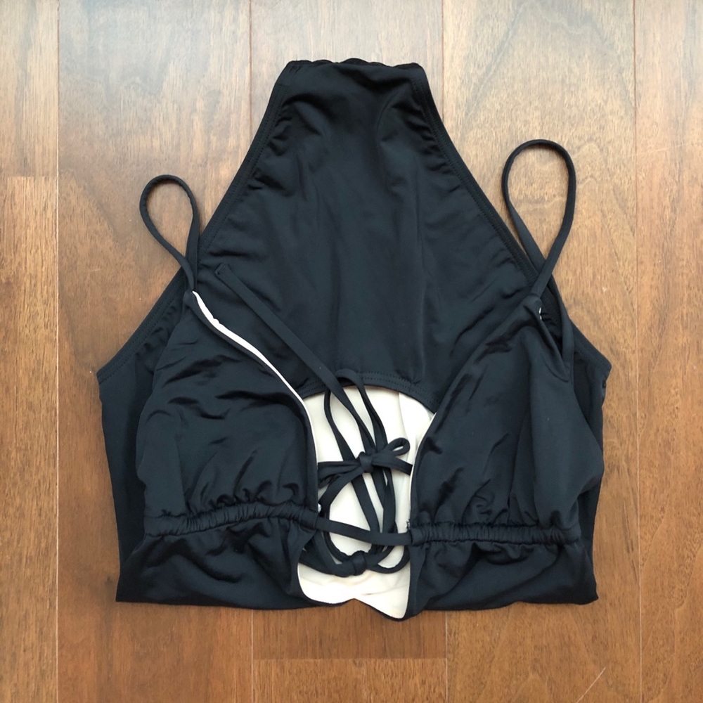 One piece Swimsuit - Picture 15 of 16